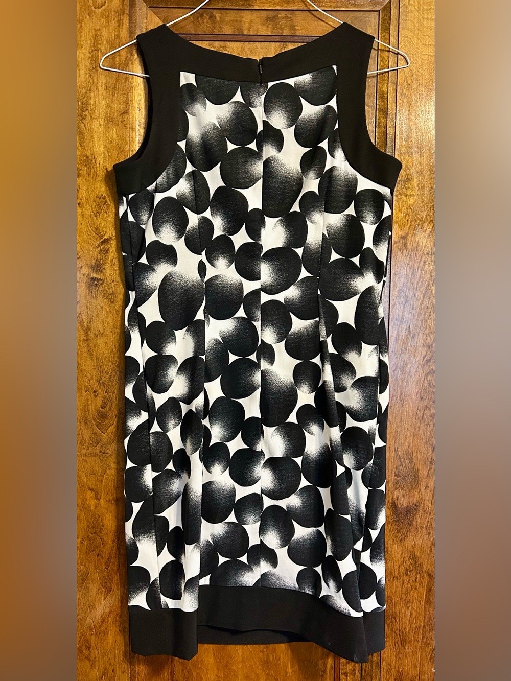 Sleeveless Black and White Polka Dot Midi Dress - Picture 6 of 6